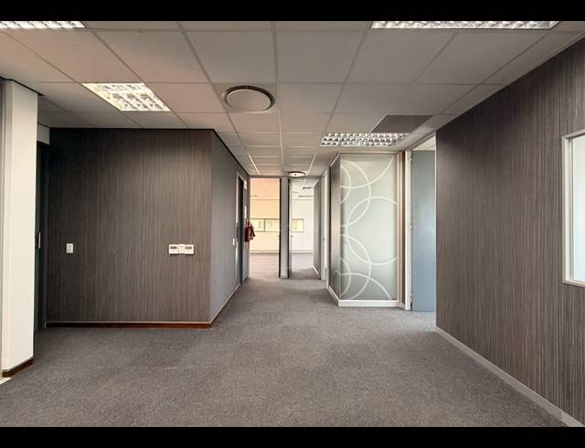 152M² OFFICE TO LET IN UMHLANGA RIDGE